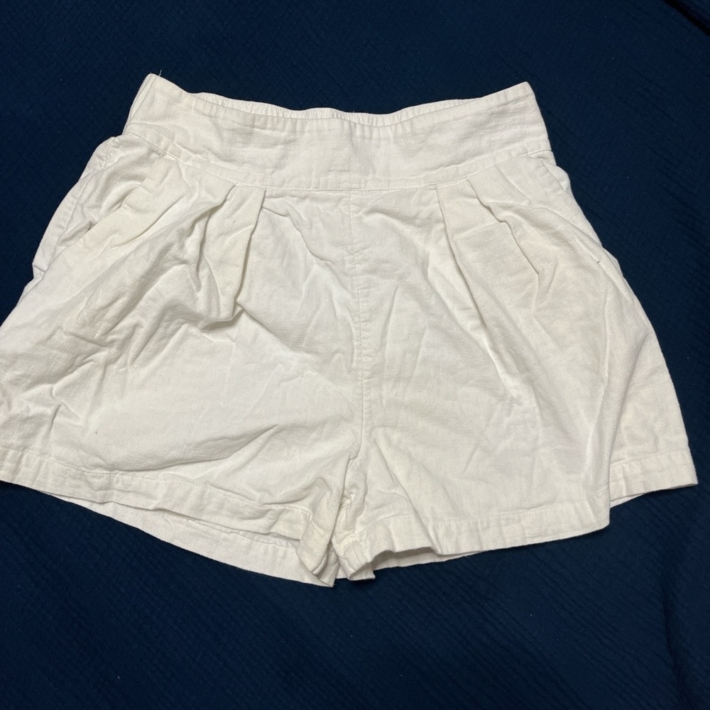 Abercrombie & Fitch High Waist White Shorts